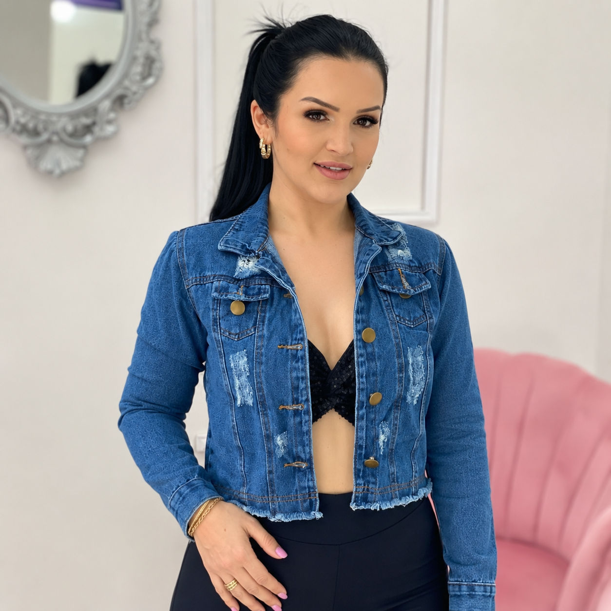 Jaqueta Cropped Jeans Feminina Clássica com Barra desfiada - Escura