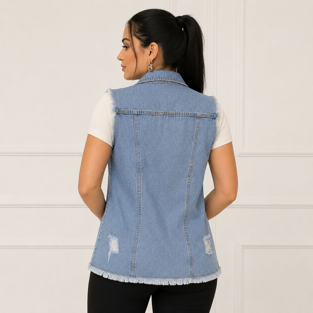 Max Colete Jeans Feminino com Barra desfiada - Claro